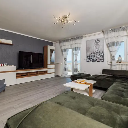 Aida Apartman Crikvenica